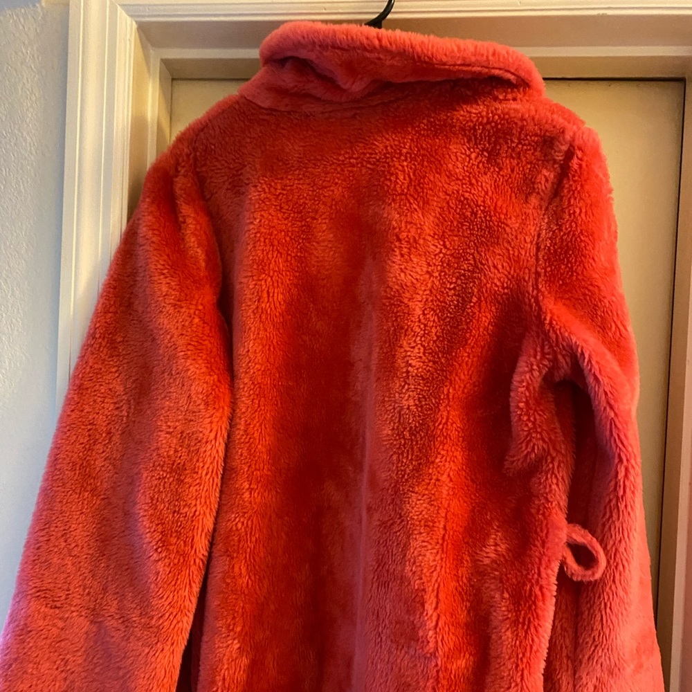 Dark pink bathrobe
